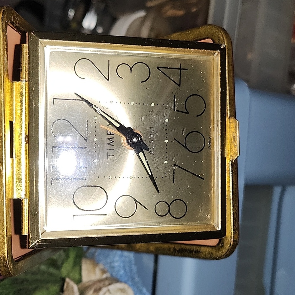 Vintage wind up timex alarm clock